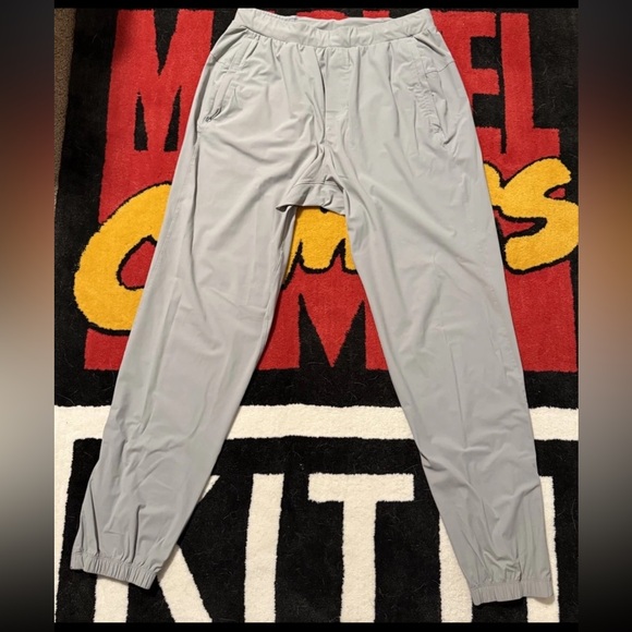 Mens Lululemon Surge Jogger. Regular. Size Medium. Light Gray - Picture 1 of 3